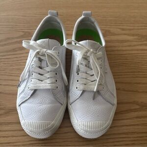 Cariuma White Women's Sneakers